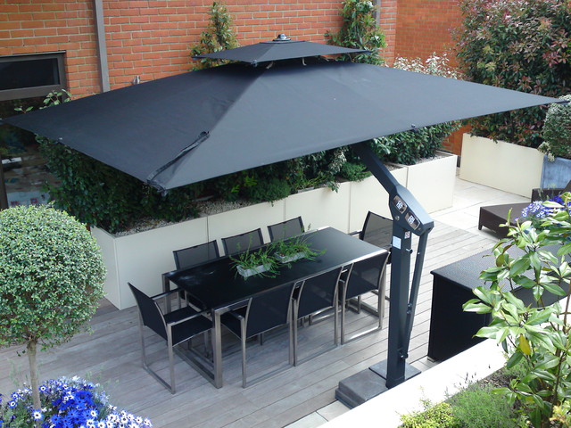 Large Commercial Cantilever Umbrellas - Poggesi® USA