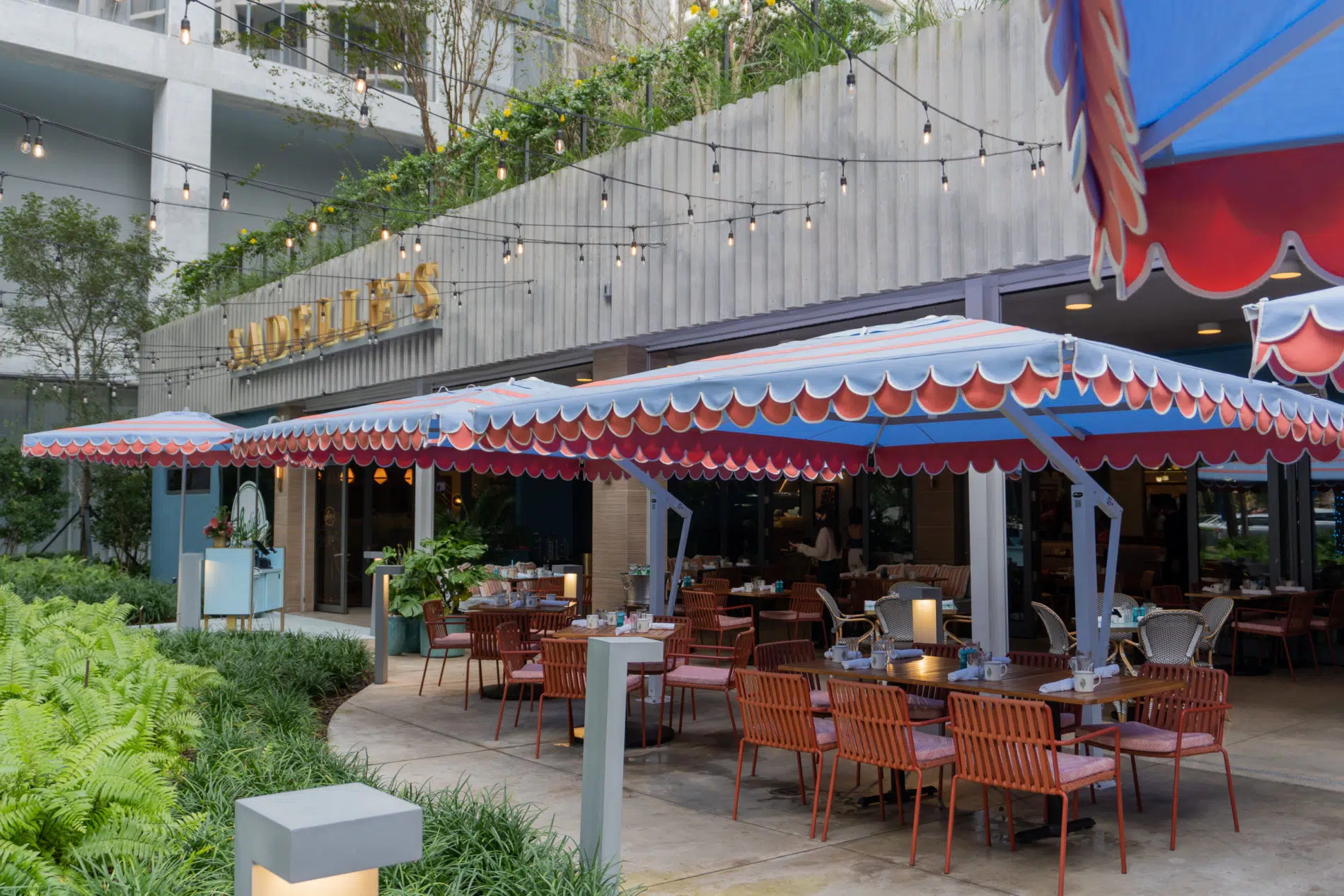 Outdoor Restaurant Umbrellas